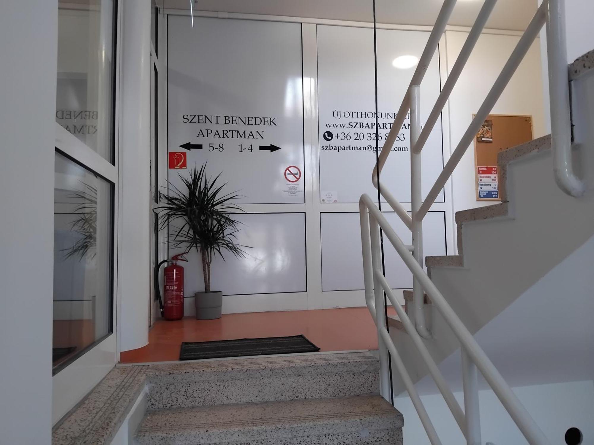 Apartamento Szent Benedek Apartman Fot Exterior foto